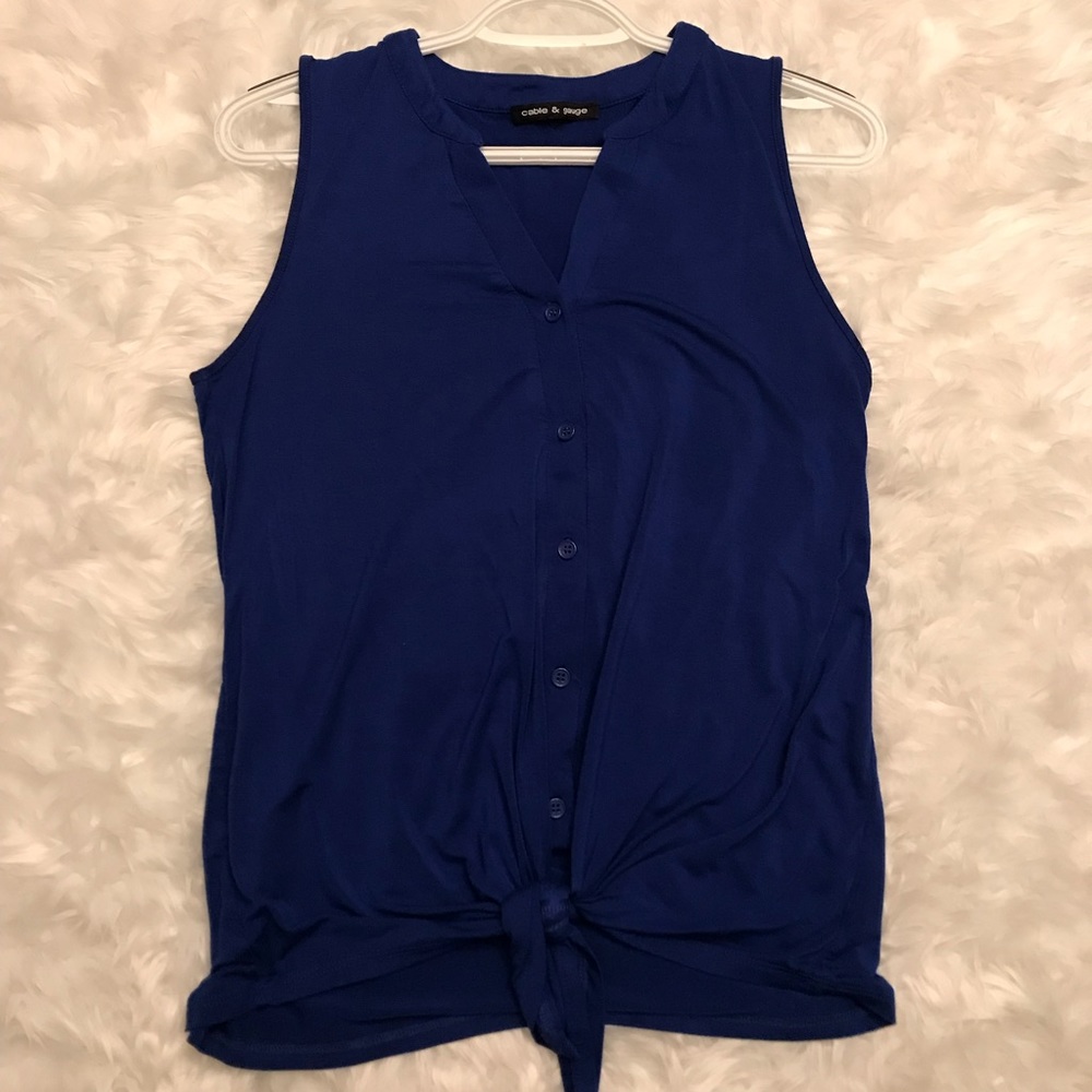 Cable & Guage blue button down, tie front tank top